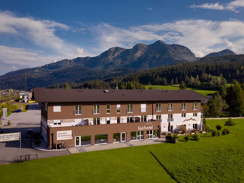 Bild aussenansicht_sommer_hotel.800x600.jpg